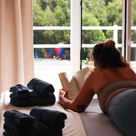 לינה וארוחת בוקר Wellnesshouse אנטוגויה דה באלייה