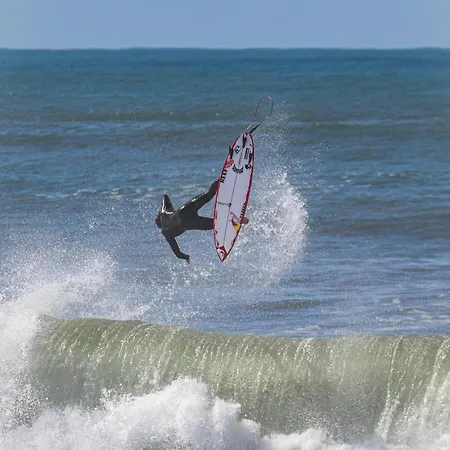 לינה וארוחת בוקר Wellnesshouse אנטוגויה דה באלייה